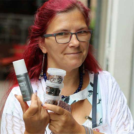 Friseurmeisterin Heike aus St. Wendel